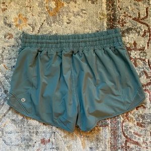 LULULEMON GREEN HOTTY HOT SHORTS